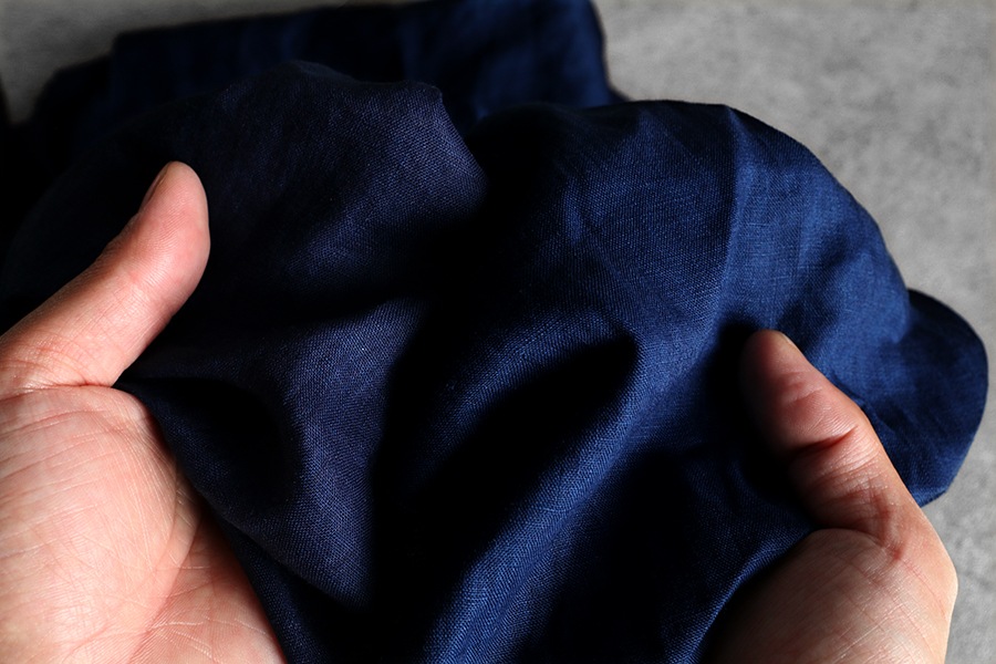 【反物販売】洗いをかけた ベルギーリネン インディゴダイド 60番手 児島染 【麻 生地 無地 藍染】