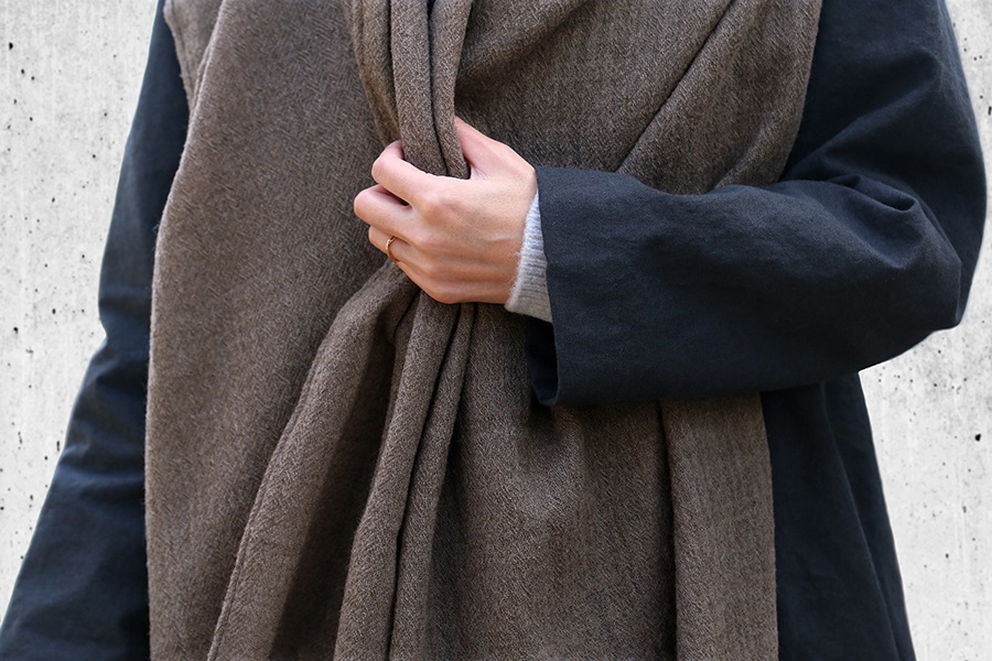 【反物販売】洗いをかけた ウールガーゼ 2/48番手 【毛 生地 無地 ストール】