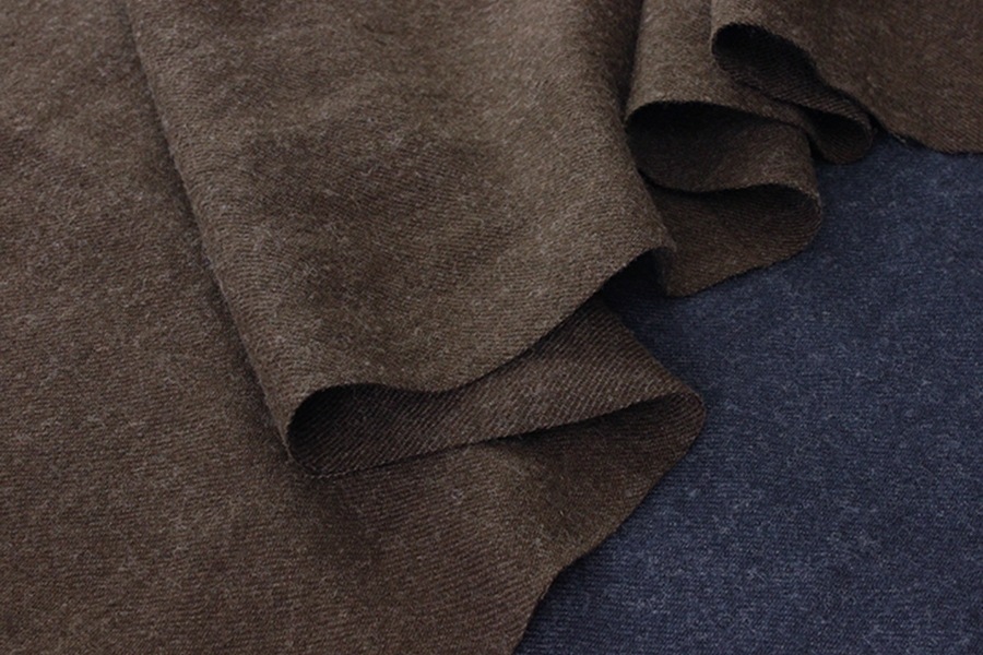 【反物販売】洗いをかけた 綾織 リネンウールビエラ起毛 【麻 毛 生地 無地】