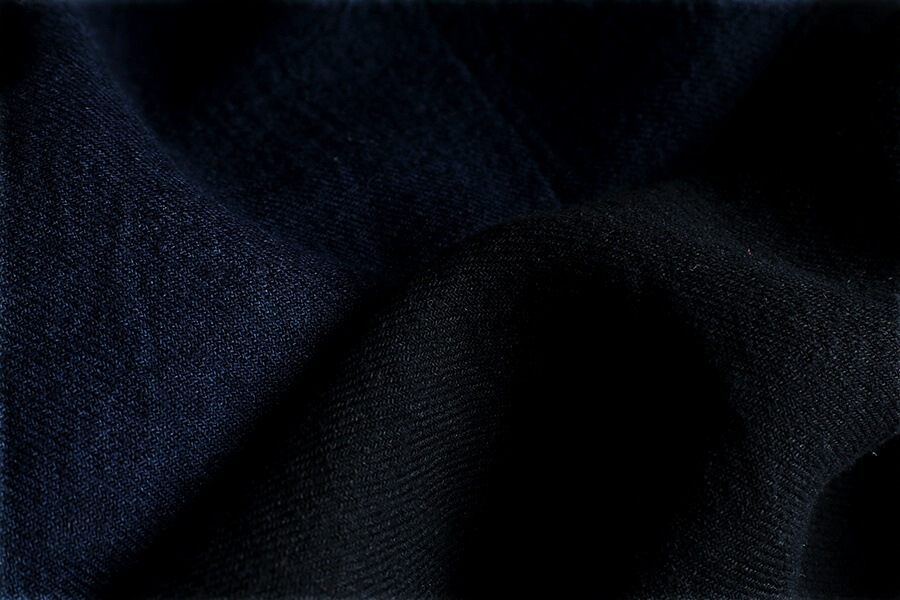 【反物販売】洗いをかけた ラミーリネンビエラ 25番手 硫化染め 【リネン 生地 無地】