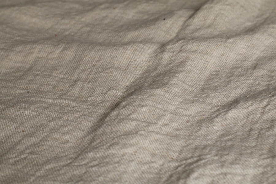 【反物販売】洗いをかけた ラミーリネンビエラ 25番手 硫化染め 【リネン 生地 無地】