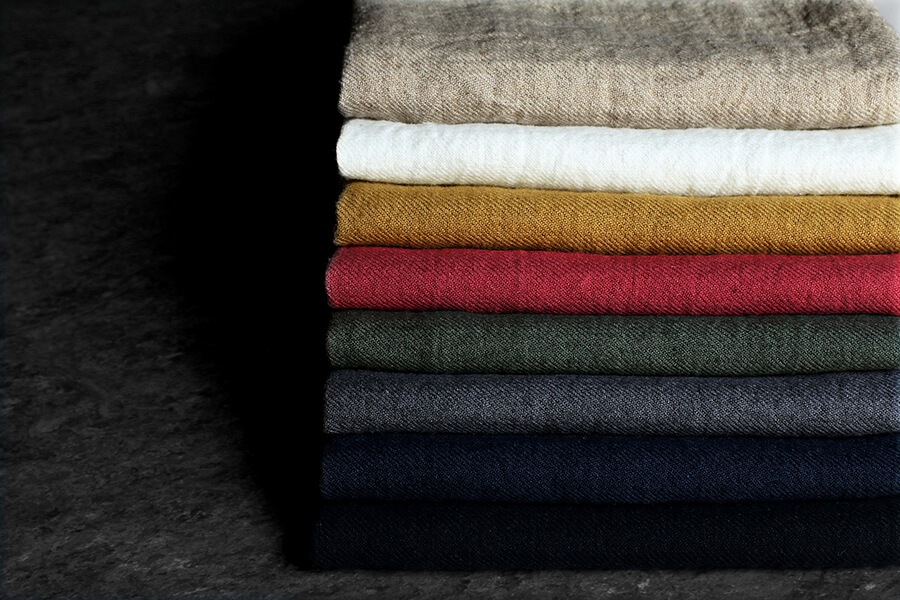 【反物販売】洗いをかけた ラミーリネンビエラ 25番手 硫化染め 【リネン 生地 無地】