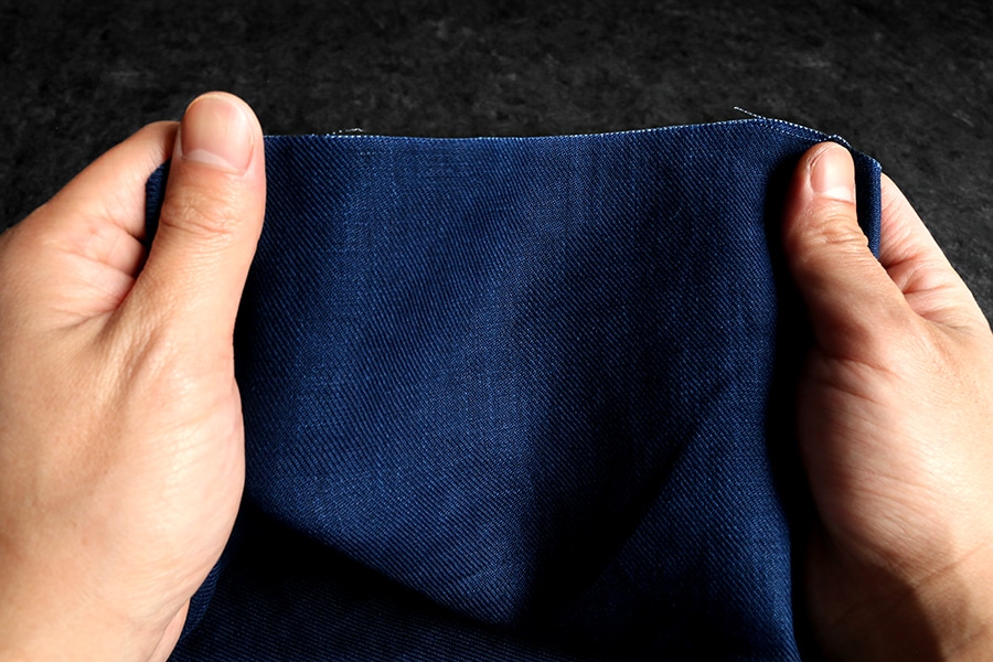 【反物販売】児島染 洗いをかけた ベルギーリネンツイル インディゴダイド 40番手【綾織 麻 生地 無地 藍染】