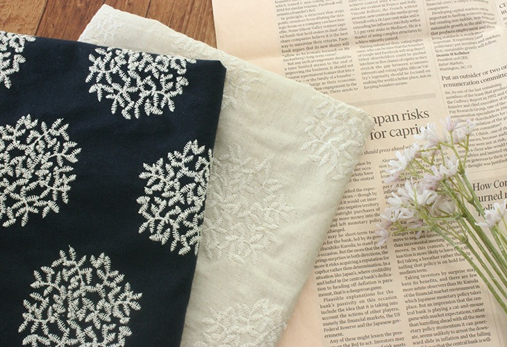 麻の、刺繍が、素晴らしいTABULクロス。 - konam.ec の卸・仕入れ 麻の、刺繍が、素晴らしいTABULクロス。 テーブル用品