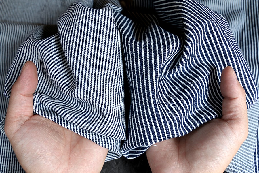 児島 洗いをかけた 10オンス ヒッコリーデニム バイオウォッシュ加工 【コットン(綿) 生地 ストライプ】