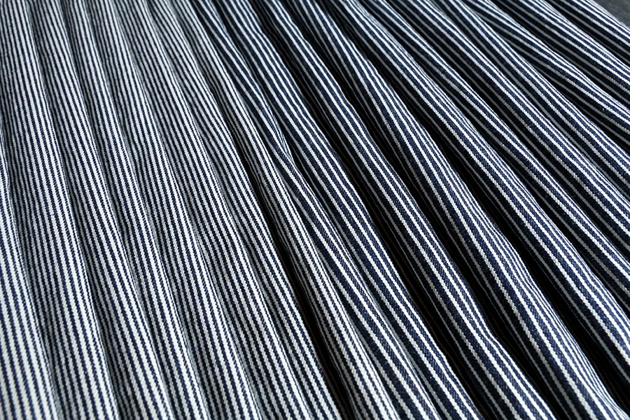 児島 洗いをかけた 10オンス ヒッコリーデニム バイオウォッシュ加工 【コットン(綿) 生地 ストライプ】