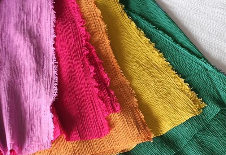 強撚糸 40/1番手 綿ドライ ナチュラルクレープ 【コットン 生地 無地 楊柳】