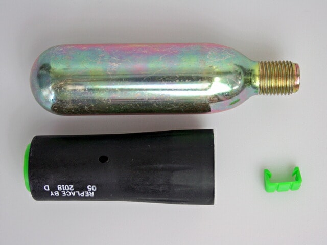 ライフジャケット 新RE-5型用 交換用ボンベ&カートリッジセット UMK-A17G 釣り オーシャンライフ 津波対策