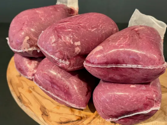 【不定貫】黒毛和牛ランプ　経産牛/切るだけスペック　6分割(1本分)　約2.5kg～3.5kg