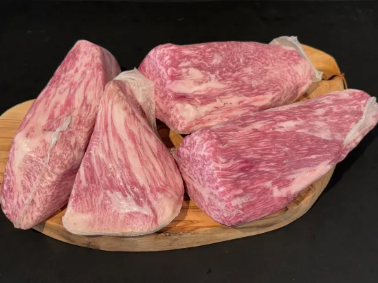 【不定貫】A4-A5　黒毛和牛トモサンカク　切るだけスペック【4分割】　約1.5kg