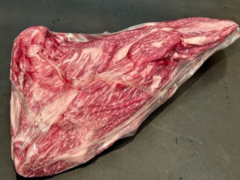 黒毛和牛トモサンカク/チルド 1.2kg 【A4/経産牛/グリムキ】R | モモ