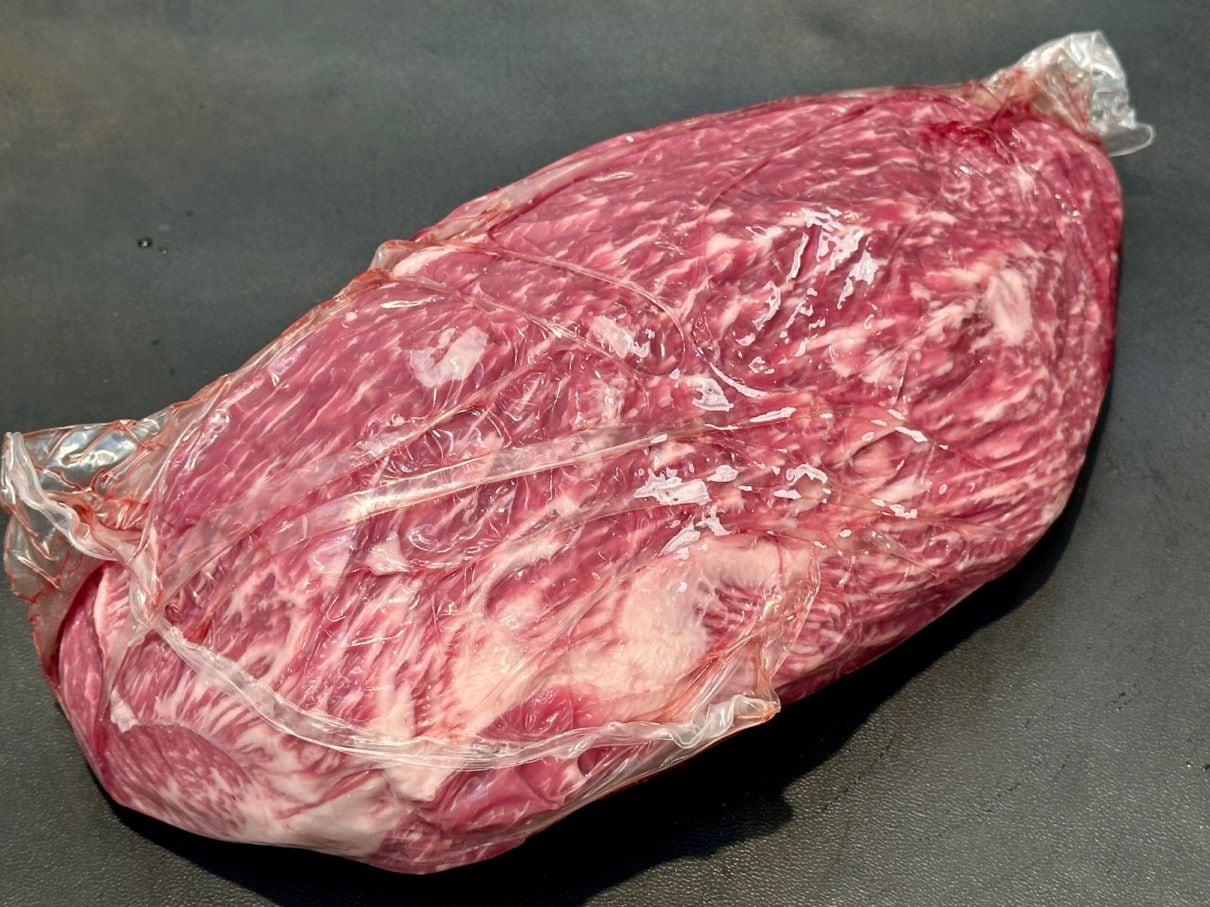 黒毛和牛シンシン/チルド　1.6kg　【A4/経産牛/グリムキ】R