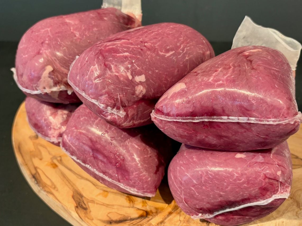 【不定貫】国産牛ランプ　経産牛/切るだけスペック　6分割(1本分)　約2.0kg～3.5kg