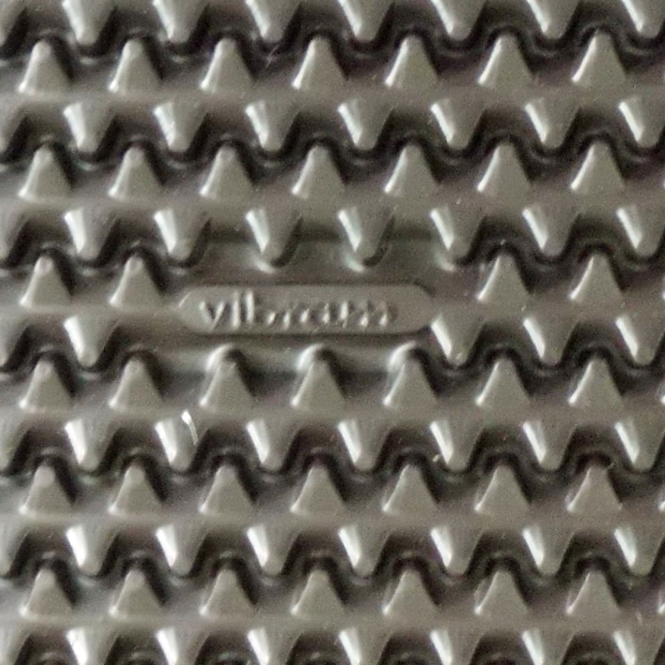 ビブラムトライアングルシート 茶色 6mm 10mm
