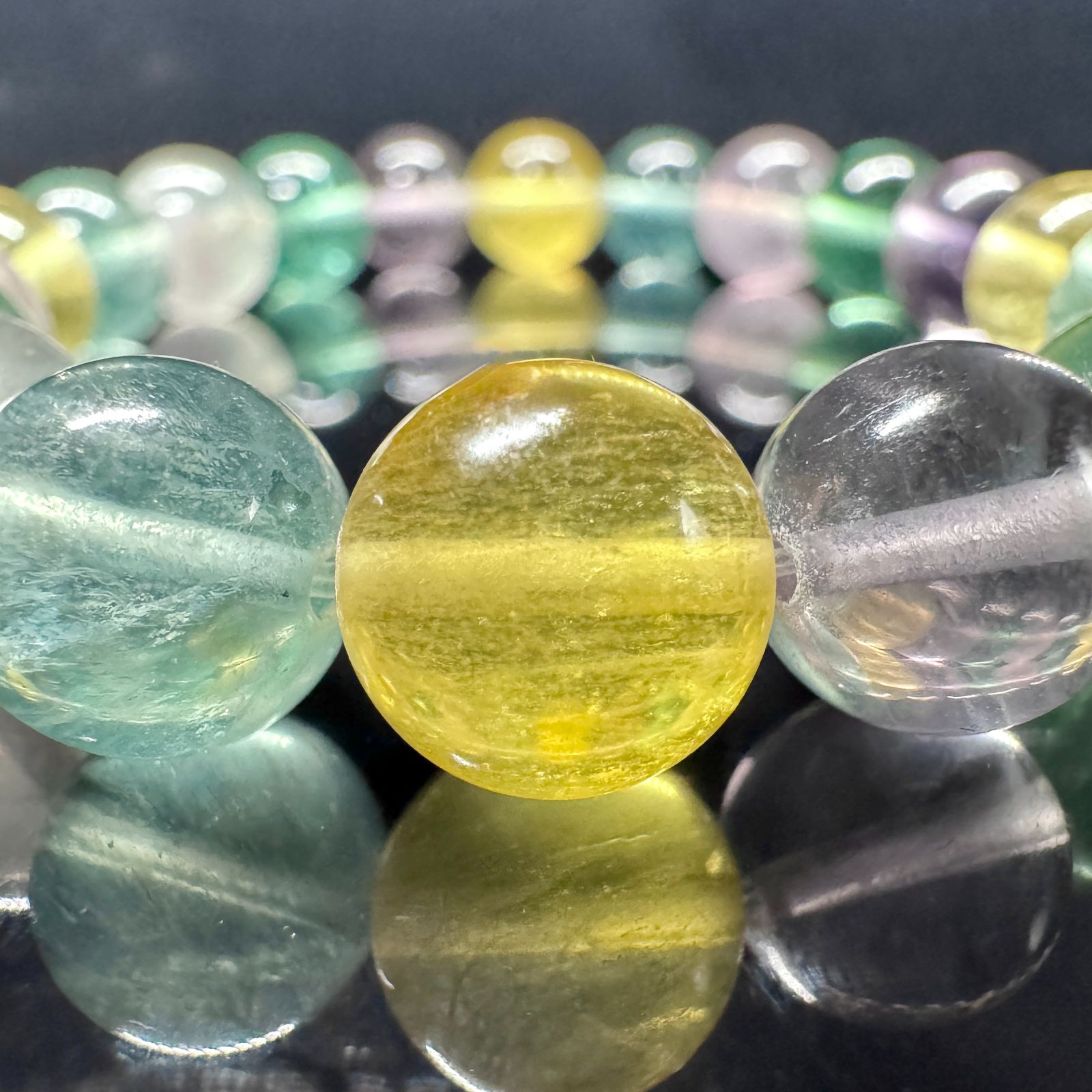 カラフルなフローライトがメインのキャンディカラーブレスレット キャンディフローライト 10mm ブレスレット｜Arancia Stone