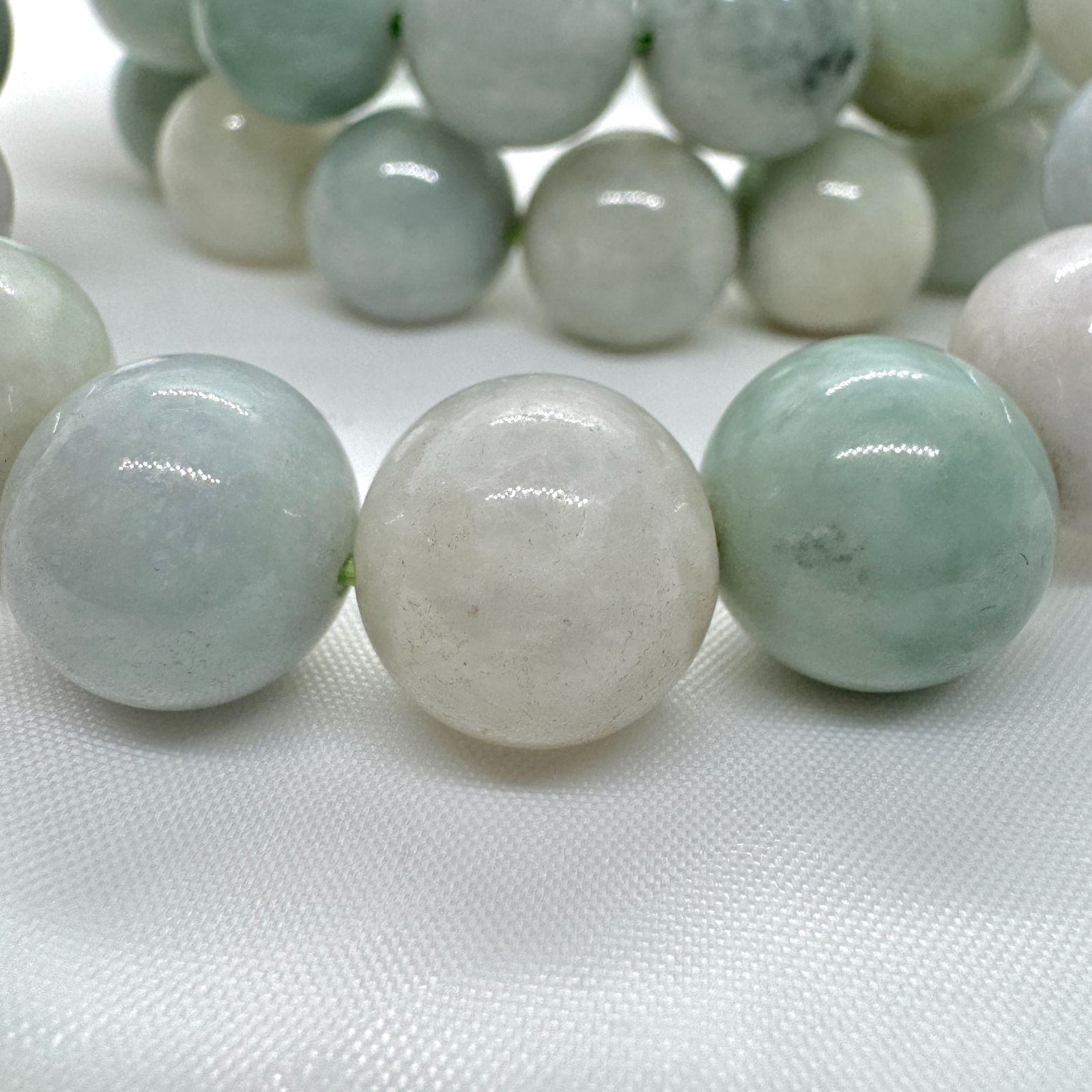 ⬛︎ 翡翠 ヒスイ ブレスレット ミャンマー産 約13ミリ 天然石 Amazon.co.jp: [deaizaka.biz] 翡翠 ブレスレット ミャンマー 本