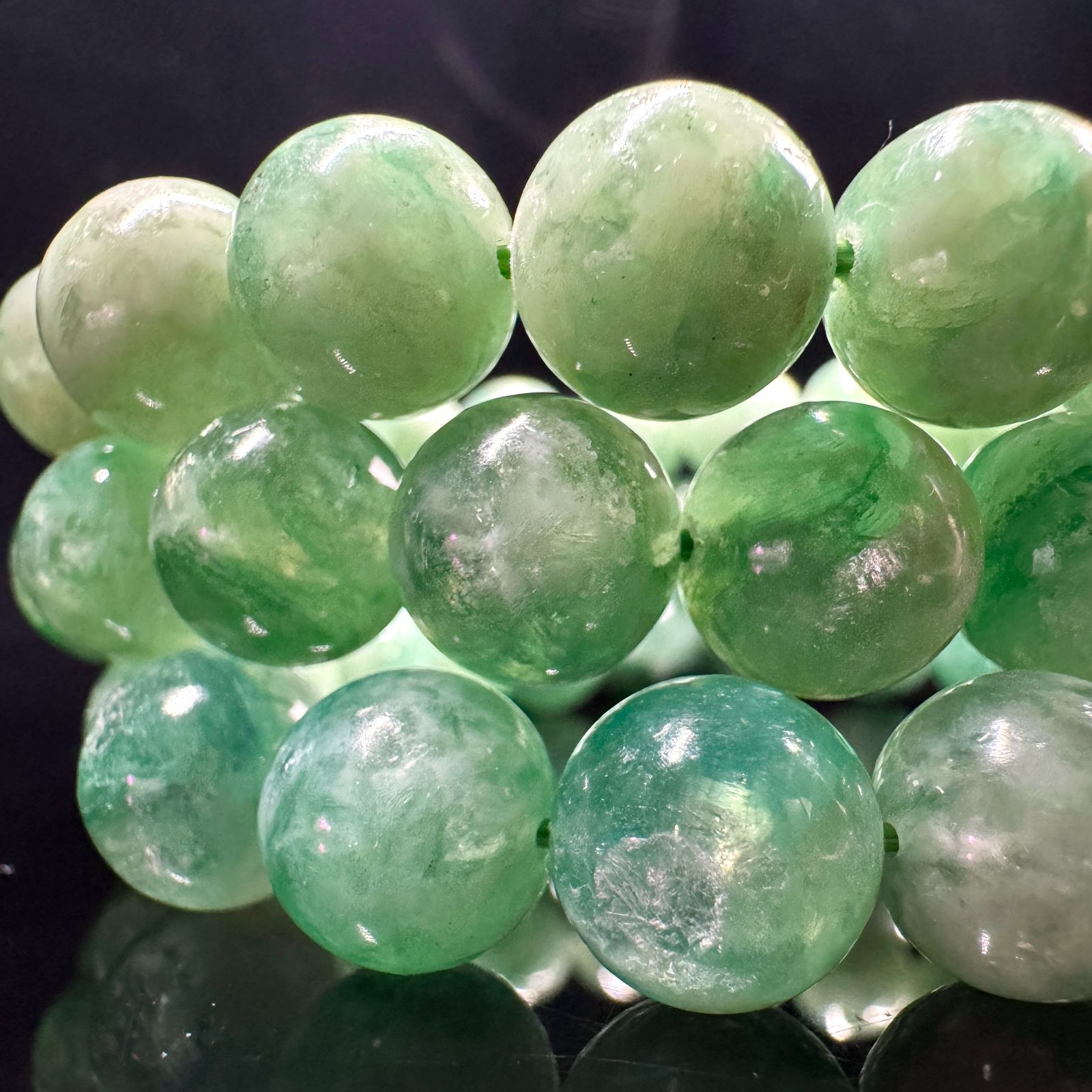 エメラルドグリーンマイカ 11mm ブレスレット｜Arancia Stone