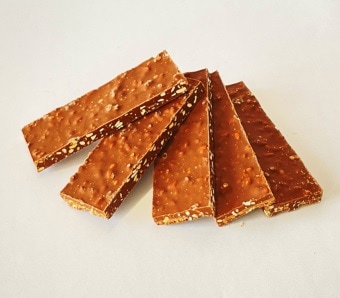 ＜箱＞ヘーゼルチョコプレート 焼込用　100枚