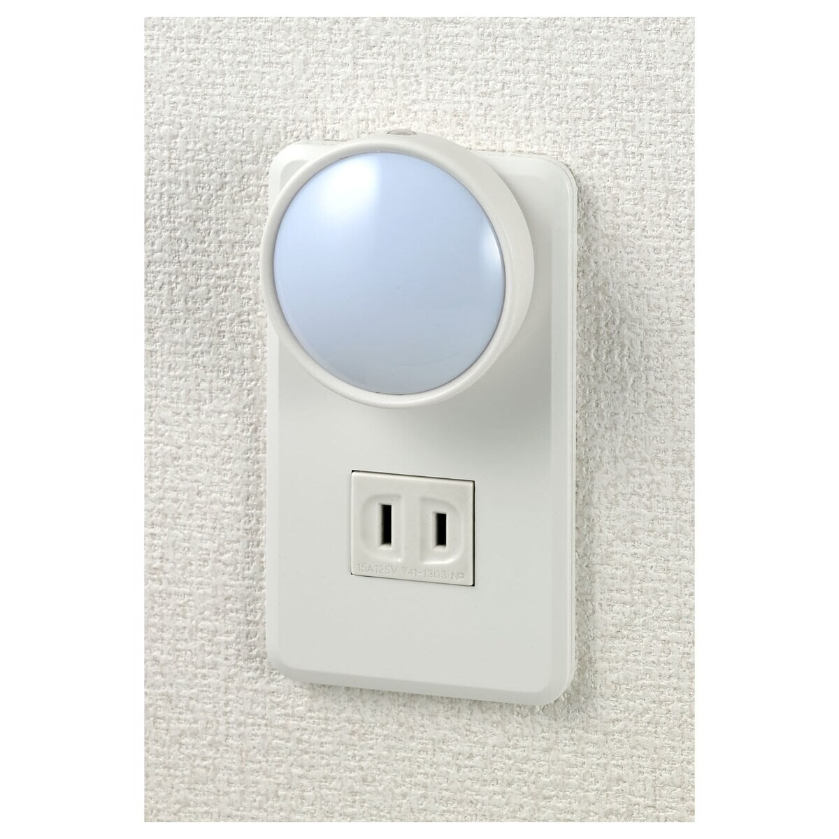 朝日電器 エルパ LEDナイトライト 明暗センサー搭載 コンセント式 PM-LA201W