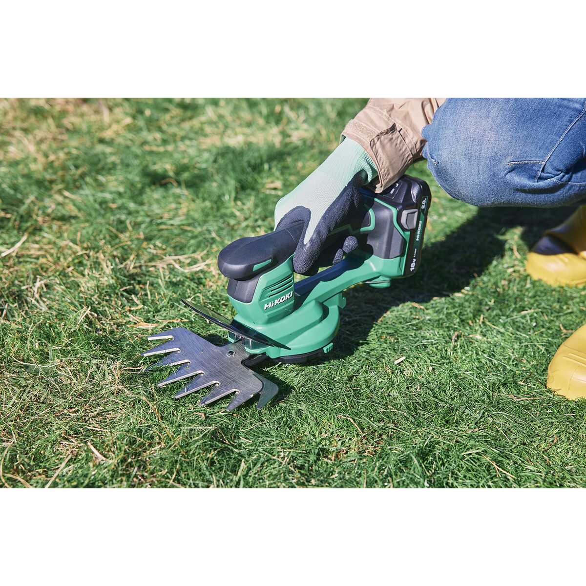 HiKOKI(ハイコーキ) 充電式 芝生バリカン 蓄電池・充電器付き Amazon | HiKOKI(ハイコーキ) 10.8V コードレス芝生バリカン 充電式