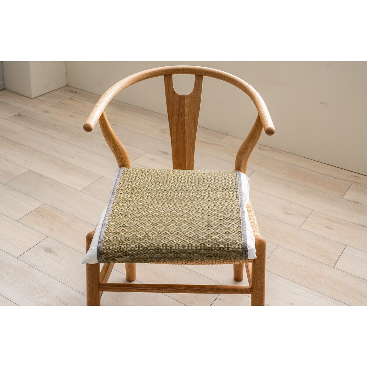 【送料無料】い草クッションカバー シェルぺ 約35×42cm ベージュ 【メーカー直送・代引不可・置配不可・配送地域限定】