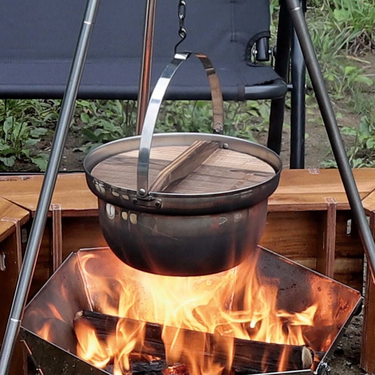 送料無料】キャプテンスタッグ 木蓋付きキャンプ焚火鍋22cm UH-4125