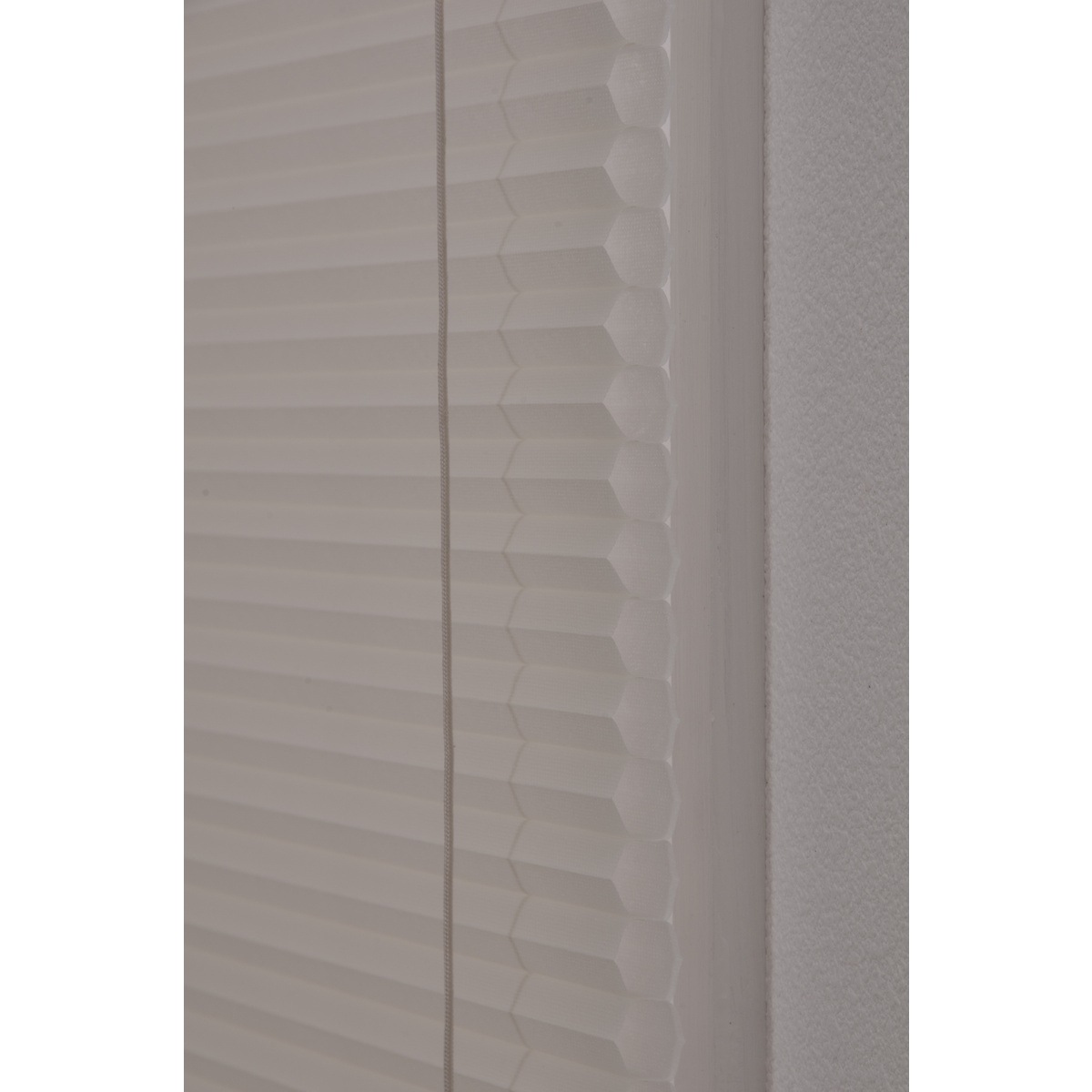 【送料無料】フルネス ハニカムブラインド 彩 アイボリー 40×135cm L6310 【メーカー直送・代引不可・置配不可・配送地域限定】