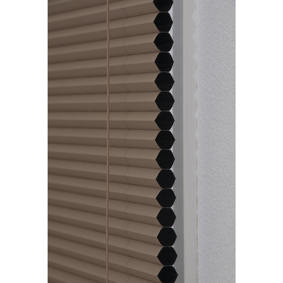 【送料無料】フルネス ハニカムブラインド 彩 遮光ダークブラウン 40×135cm L6401 【メーカー直送・代引不可・置配不可・配送地域限定】