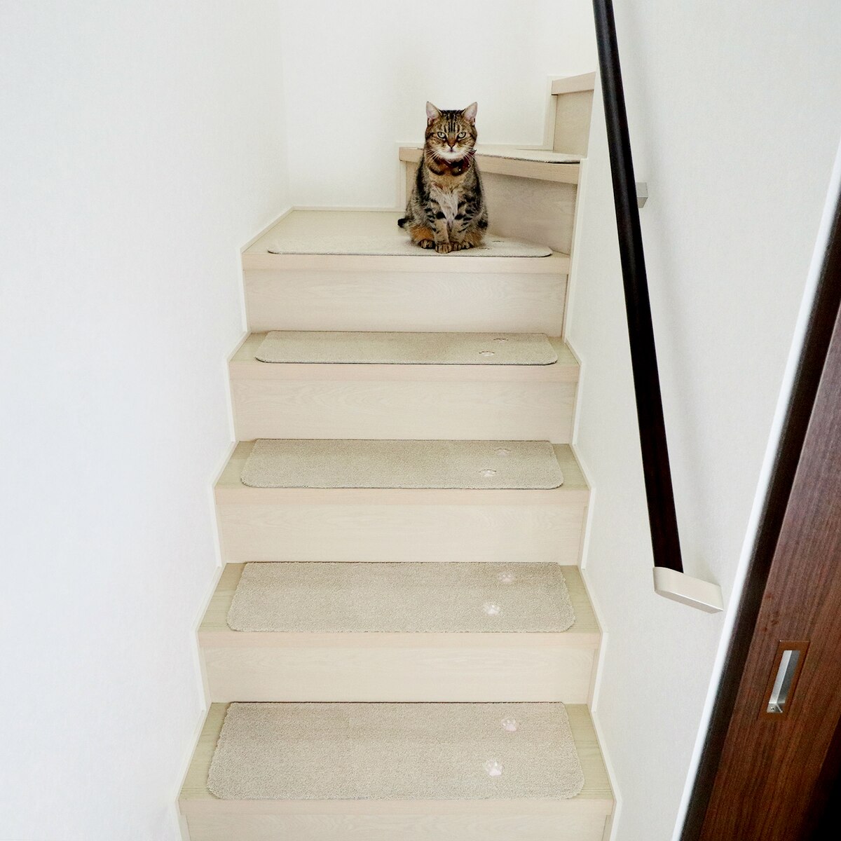 ラグタス 階段マット てくてく肉球 22×70cm ベージュ BE ×15枚 ケース販売 送料無料ラグタス 階段マット てくてく肉球 22×70cm グレー GRY ×15