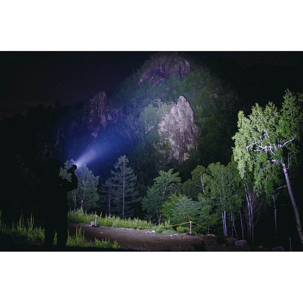 送料無料】ジェントス 高出力ハンディートーチライト UT-618R | 工具