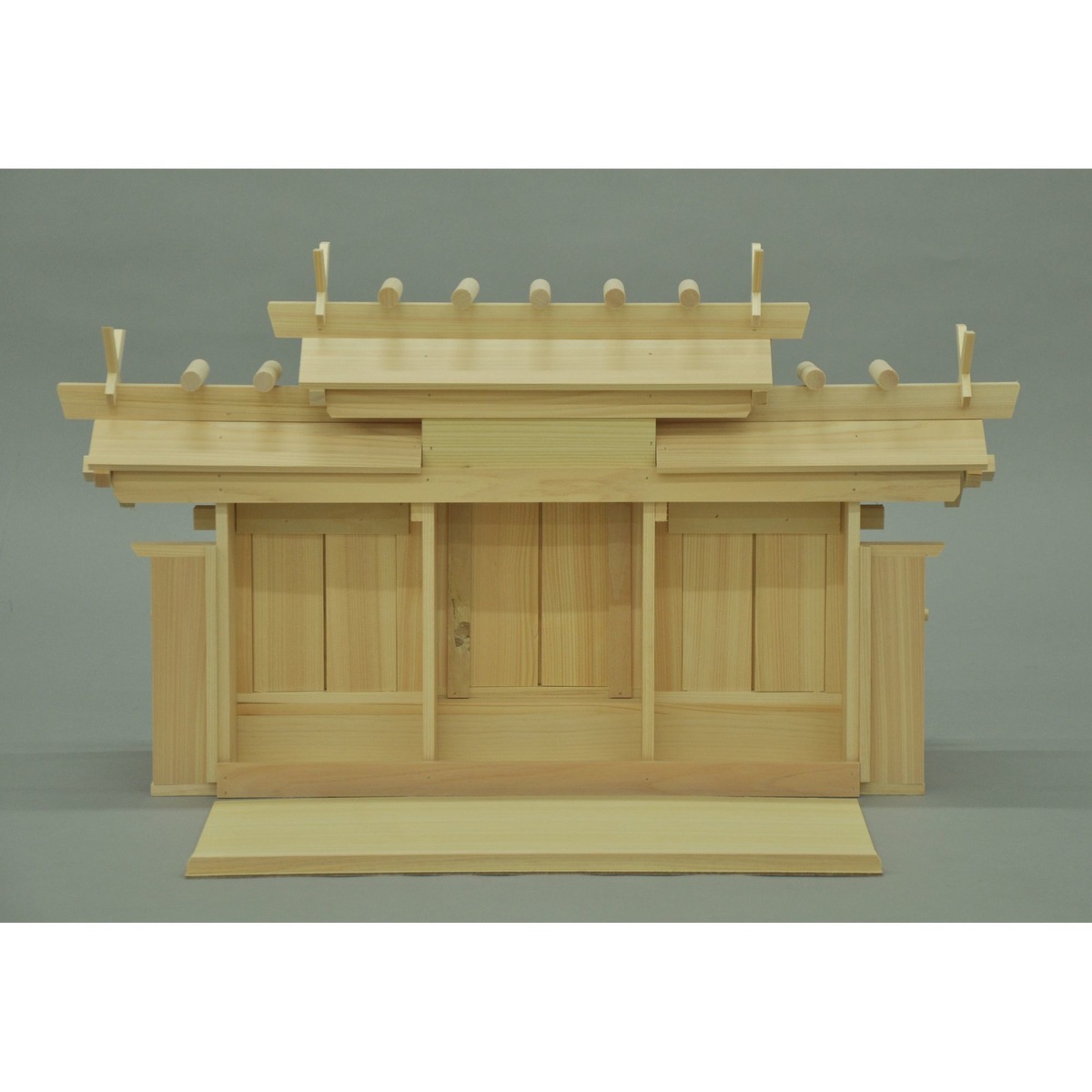 【送料無料】欠品中 次回2月上旬入荷予定 エイ・アイ・エス 国産 お神札が簡単に入る神棚 三社大謙信 NA 【メーカー直送・代引不可・置配不可】