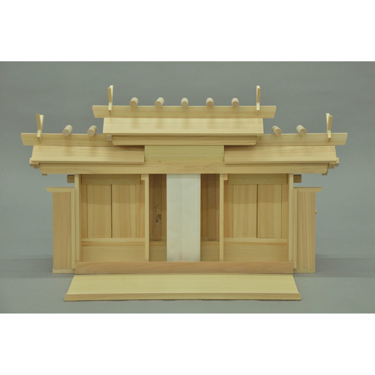 【送料無料】欠品中 次回2月上旬入荷予定 エイ・アイ・エス 国産 お神札が簡単に入る神棚 三社大謙信 NA 【メーカー直送・代引不可・置配不可】