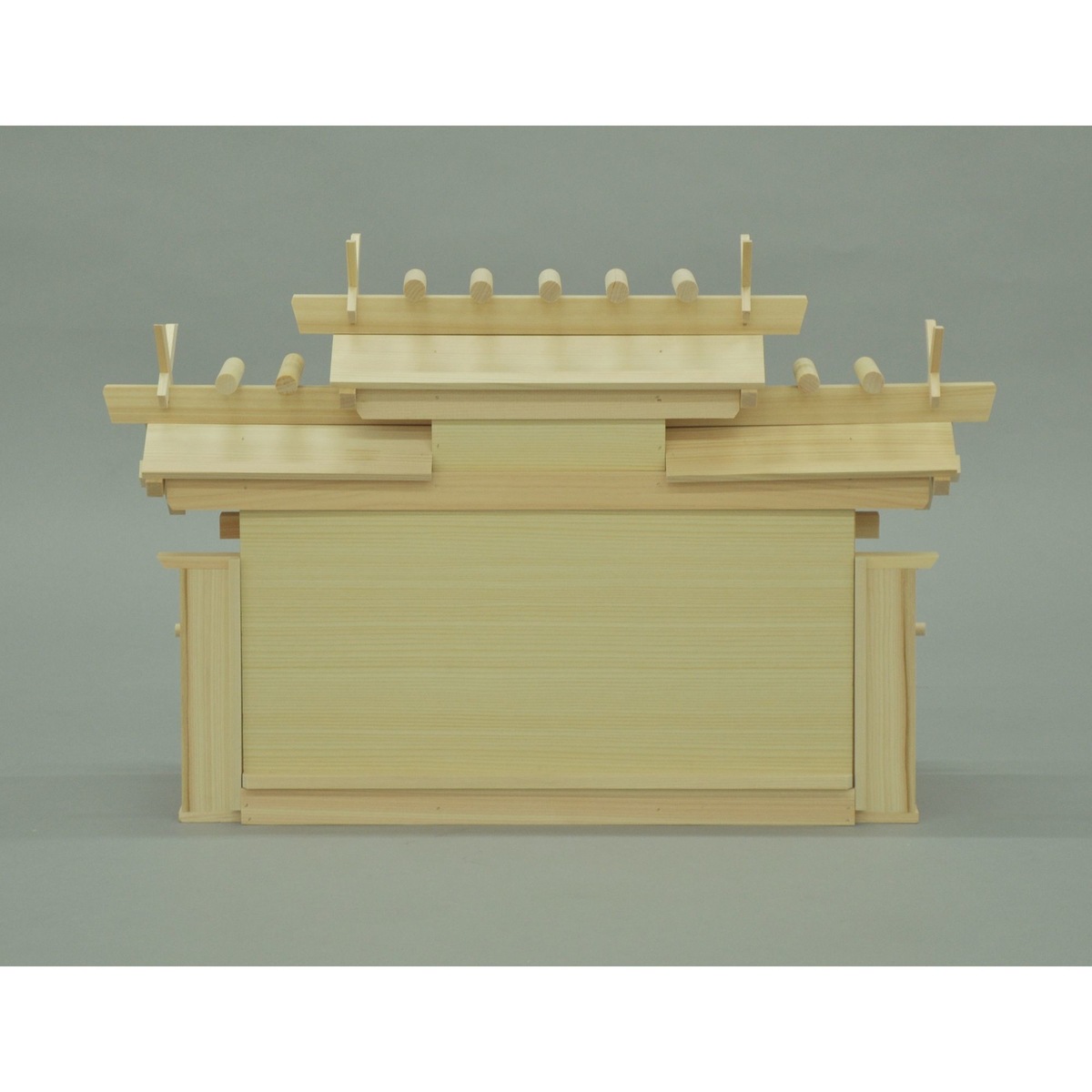 【送料無料】欠品中 2月上旬入荷予定　エイ・アイ・エス 国産 お神札が簡単に入る神棚 三社中謙信 NA 【メーカー直送・代引不可・置配不可】