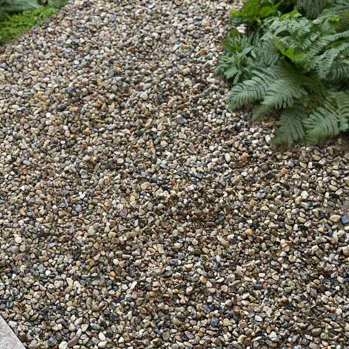 送料無料】ネクスタイル 砂利 小粒 約100kg (約65リットル) JS5