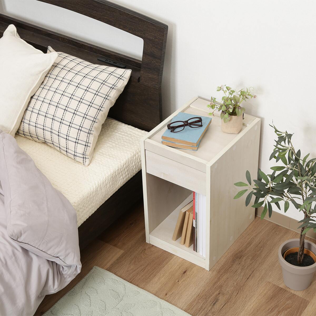 送料無料】欠品中 4月上旬入荷予定 不二貿易 ベッドサイドテーブル WH