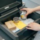 【送料無料】セントリー Sentry ポータブル式30分耐火・防水保管庫(A4紙収納可能)フラットキー2本付 CHW30100