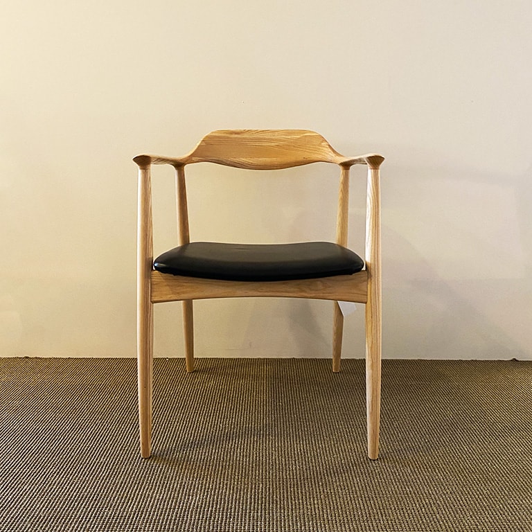 chair A-4(ホワイトアッシュ/PVC/ブラック)｜AREA Tokyo アウトレット