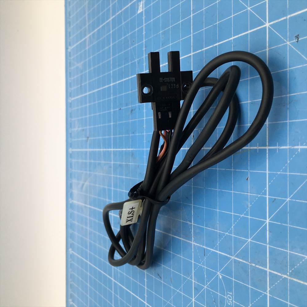 オムロン 検査機 VT-RNS2-PT-M3 センサー EE-SX670A 中古品 