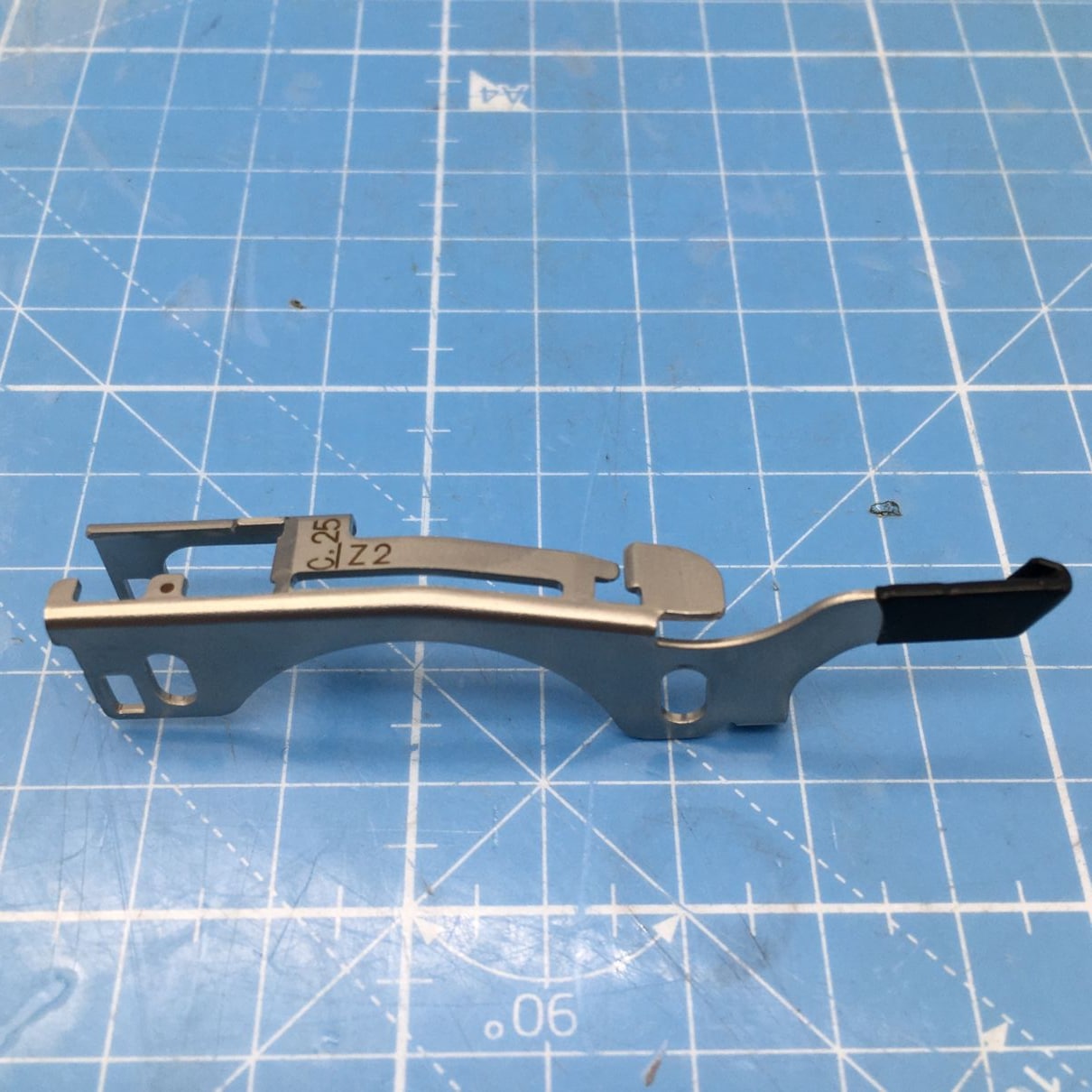 FUJI 実装機 NXT1 <br> フィーダー部品 C.25/Z2 新品