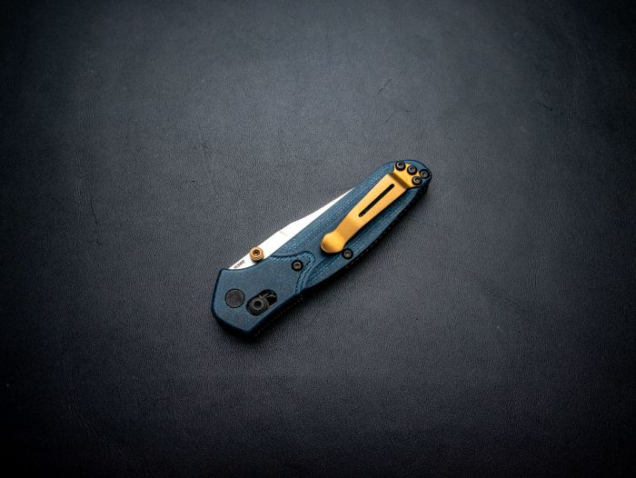 �٥���ᥤ�� �ߥ˥����ܡ��� �ǥ˥�ޥ����륿 945-04 BENCHMADE MINI OSBORNE DENIM MICARTA 