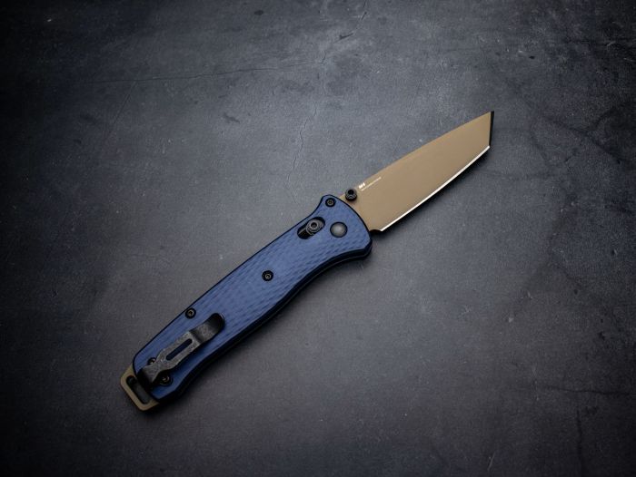�٥���ᥤ�� �٥��륢���� ���졼�����֥롼 ����ߥ˥��� 537FE-02 BENCHMADE BAILOUT CRATER BLUE ALUMINIUM