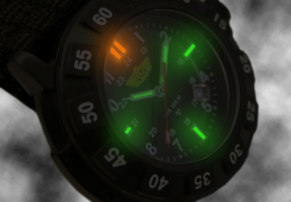 ��������/UZI  �ǥ��ե������ ȯ���ȥ������ �����å� �ӻ��� UZI-032M