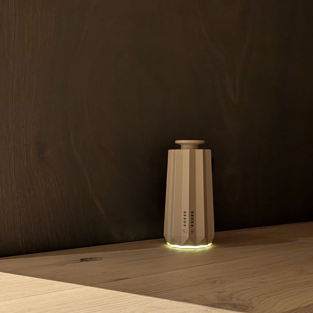 【ラベンダー精油10ml付】コードレス ネブライザー式アロマディフューザー [サンドベージュ]