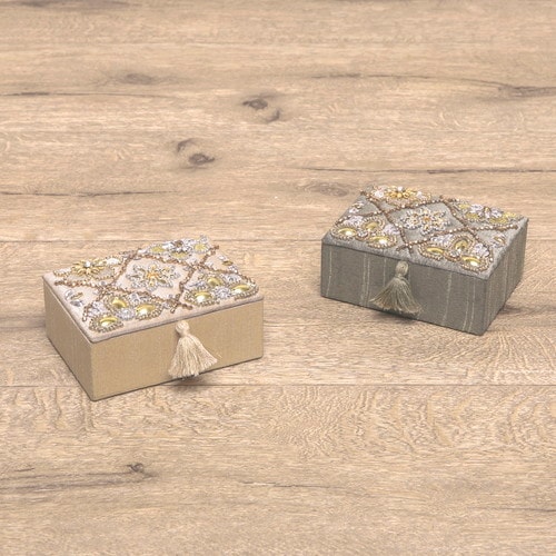 ビーズ刺繍ミニジュエリーボックス