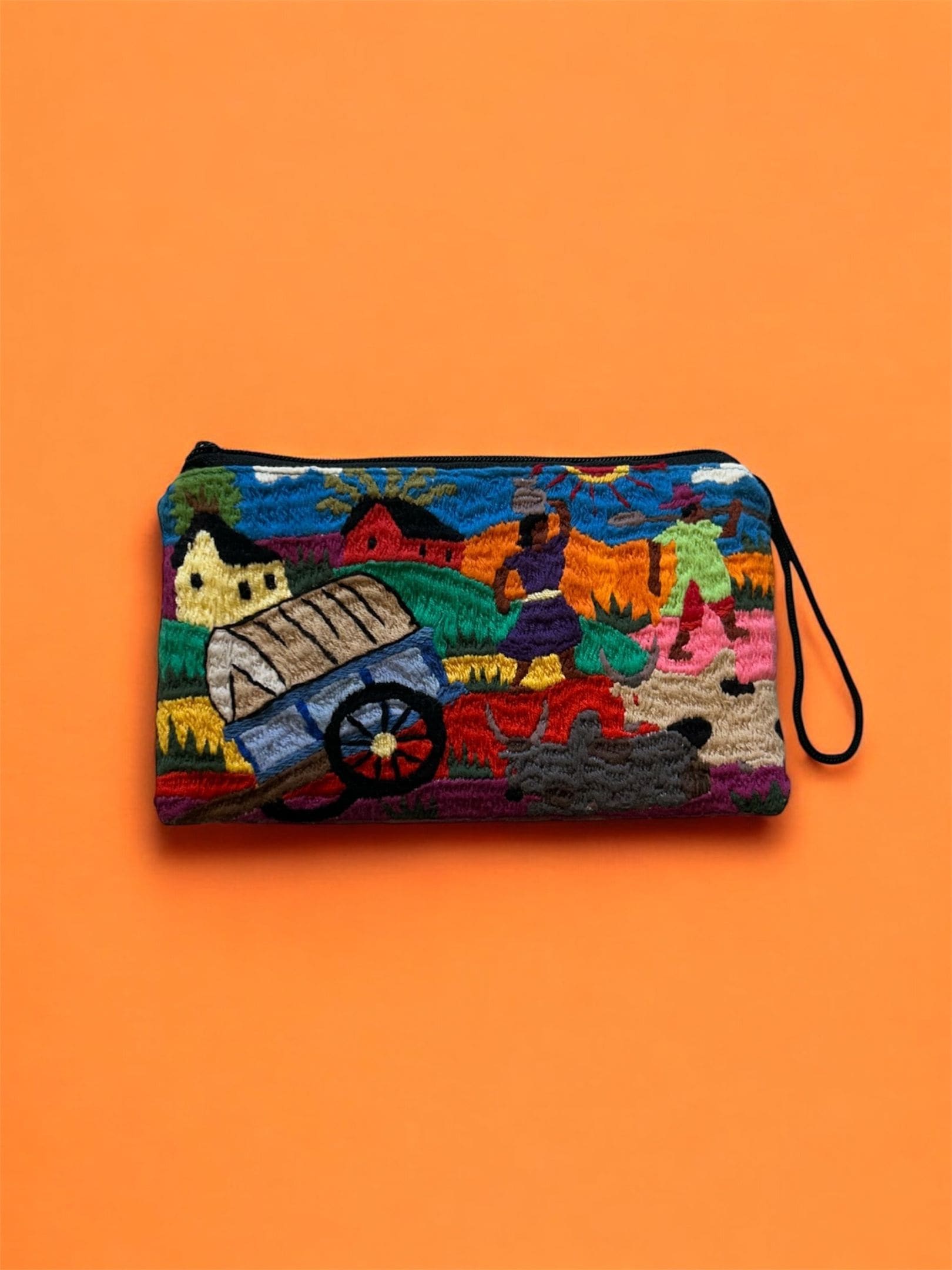 マダガスカル製の手ししゅうポーチ