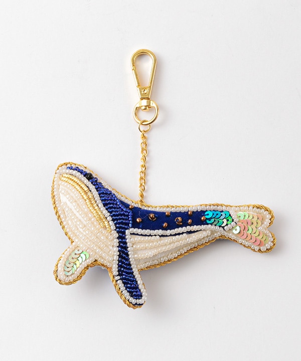 ザリ刺繍クジラ バッグチャーム（キーホルダー）