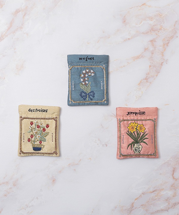 ボタニカル刺繍 ミニポーチ