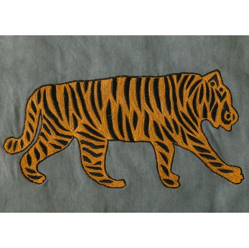 アニマル刺繍トートバッグ