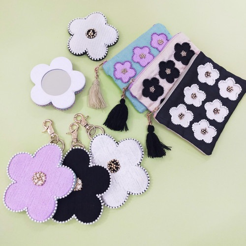 フラワーキーポーチ