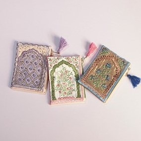 インドドア刺繍ポーチ